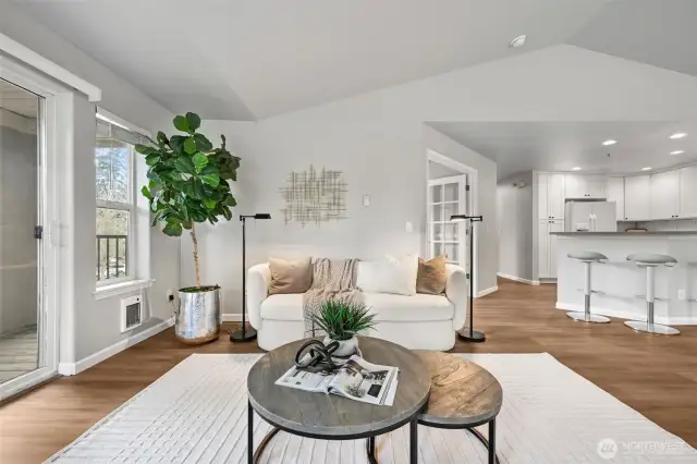 Light & bright living space
