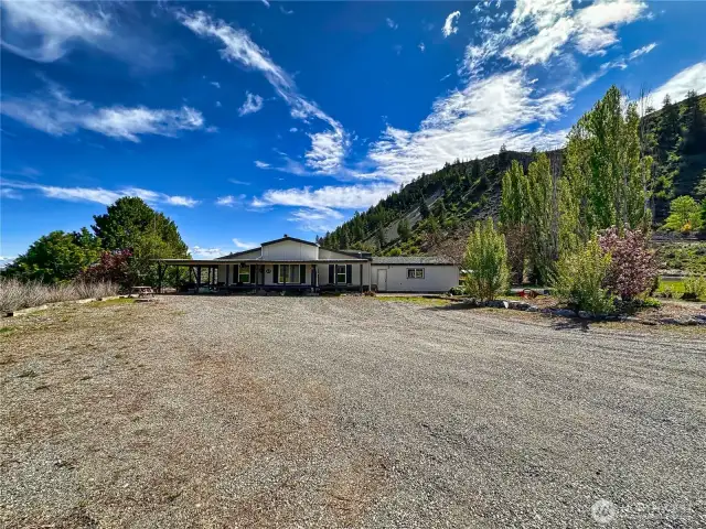 Welcome to 1906 N Pine Creek Rd, Tonasket.
