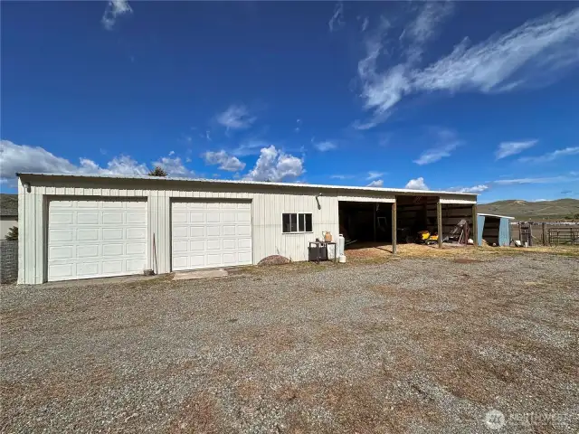 2,520sf detached garage/shop farm implement building with power