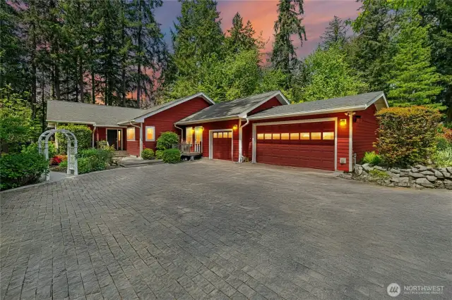 Welcome home to the  Manzanita Road neighborhood.
