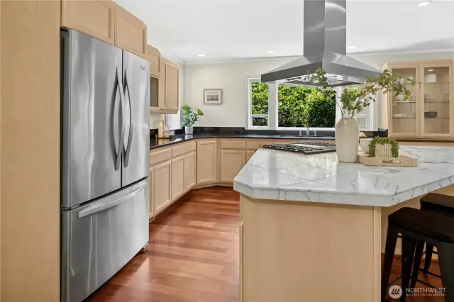 Another look at the kitchen.