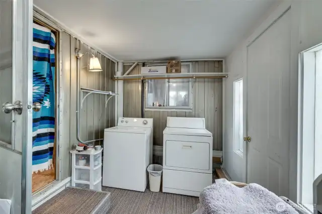 Utility Room. Washer and Dryer stay