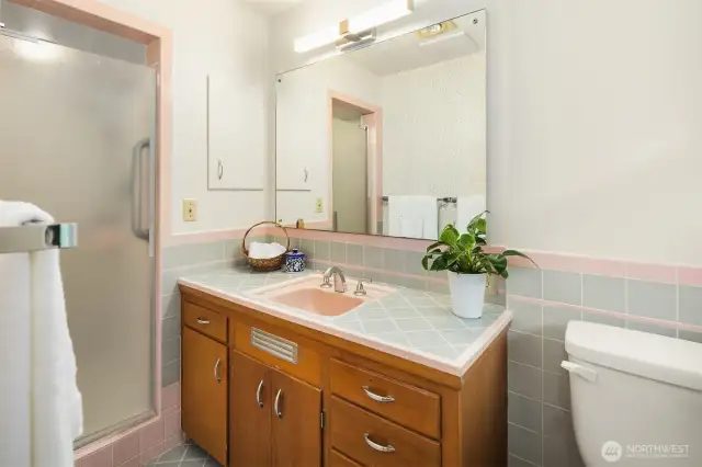 Primary 3/4 bathroom