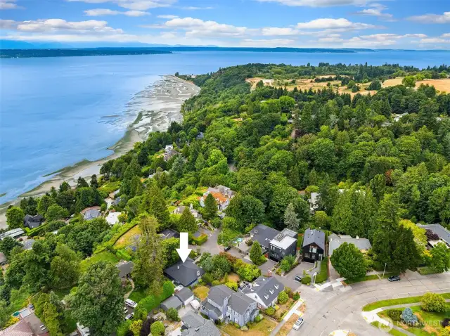 Minutes to Discovery Park & Magnolia Village