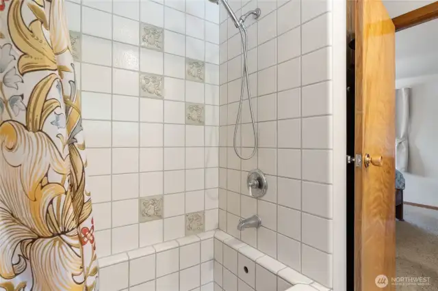 Primary Bed / Bathroom