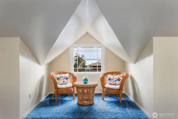 Lofted Attic Space with incredible water and mountain views!