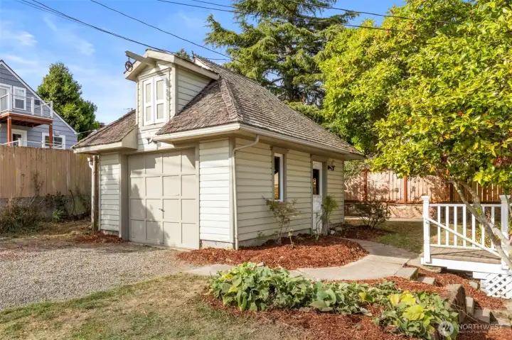 Sweet Carriage Garage.