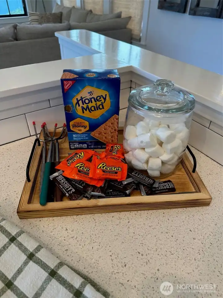 Time to relax whether you are staying or renting the home out through Airbnb. Your friends and family will thank you for buying this beautiful home!