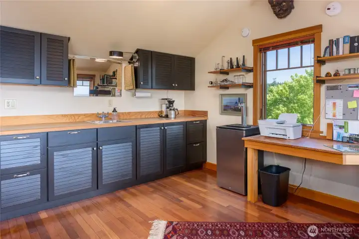 The studio makes the perfect place to brew your special morning drink. The studio makes the perfect place to brew your special morning drink.