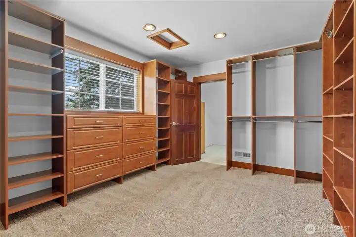 Primary WIC with built ins