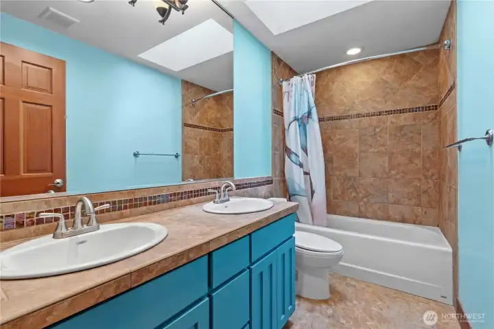 2nd floor guest bath