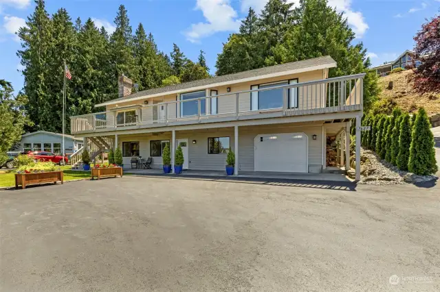 Tons of parking! Here shown is the single car garage on lower level. (There are 2 attached garages totaling 960 sqft)