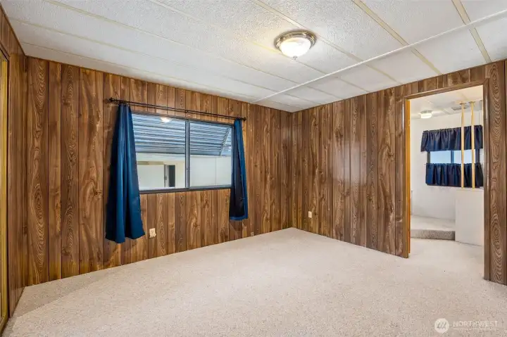 2nd bedroom