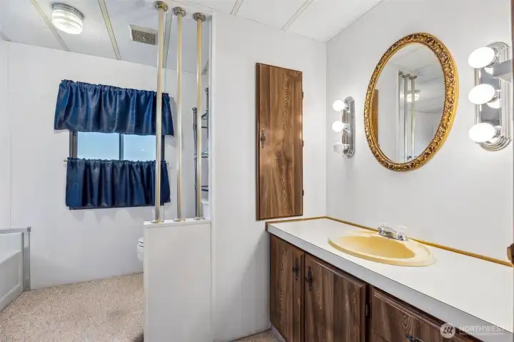 Main bathroom