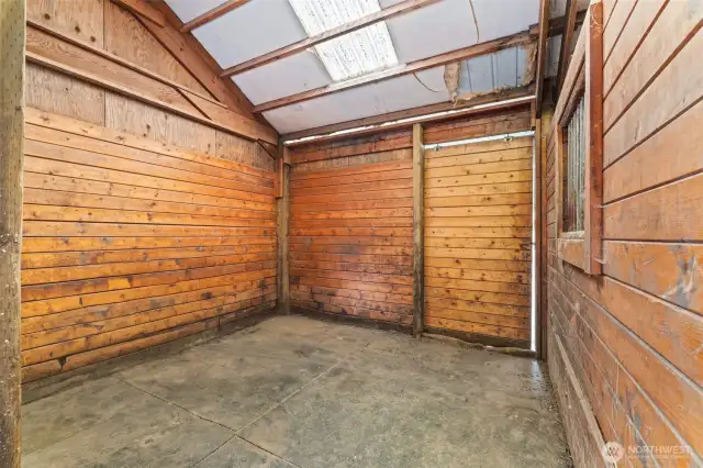 Ready for livestock, storage, or a custom setup—this versatile barn and paddocks check all the boxes.