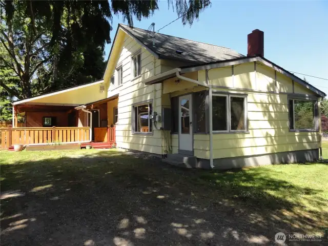 Rear from driveway