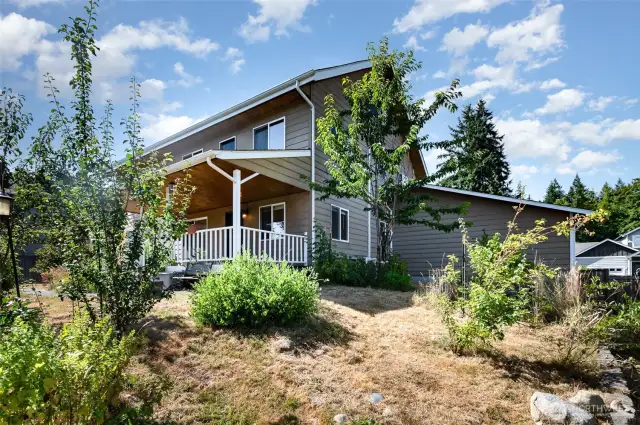 Raspberries, blueberries & plenty of garden space for your green thumb!