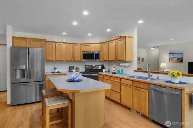 Kitchen island with eating spots