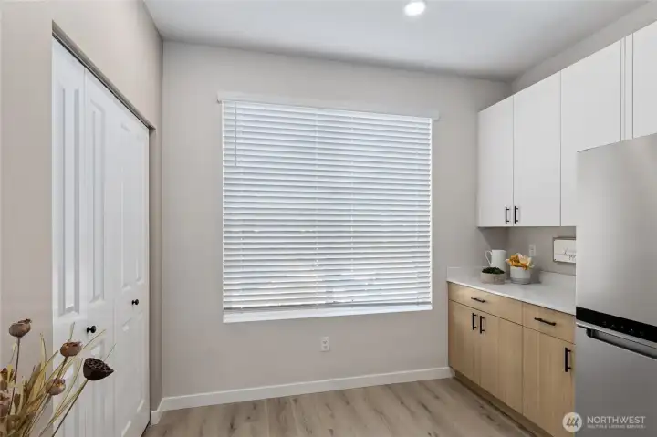 Photos are for representation only.  Features, colors and selections may differ from photograph. See site agent for details.