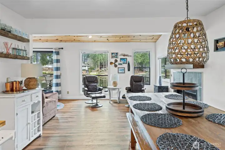 Mallard Duck - Main cabin