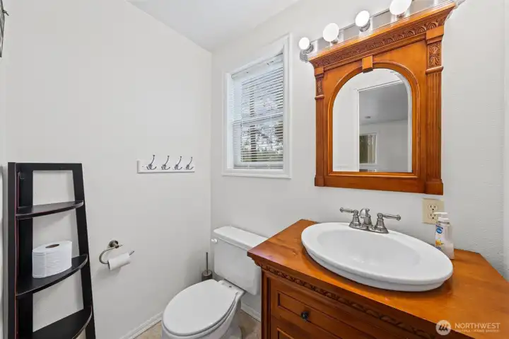 Yellow Perch - bathroom