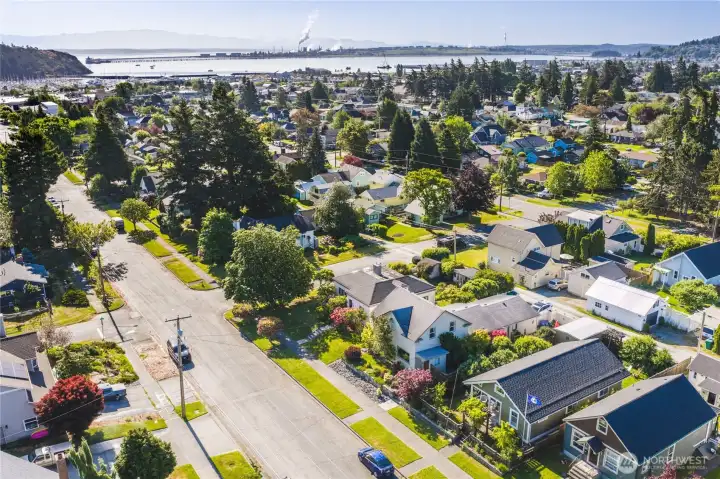 Three blocks to Causland Park or Anacortes Public Library