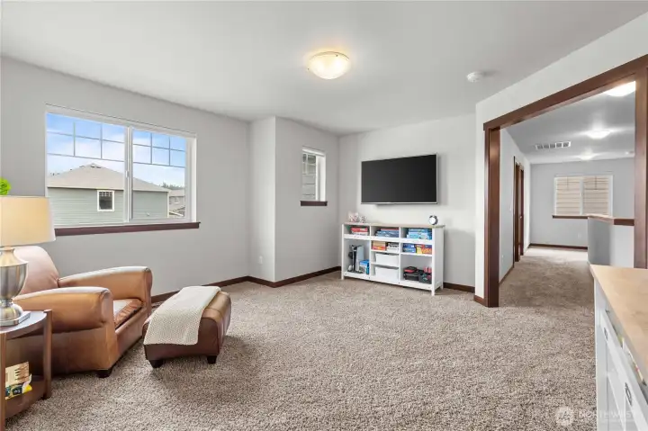 Versatile flex space in Stanwood WA home ideal for remote work or family activities Versatile flex space in Stanwood WA home ideal for remote work or family activities
