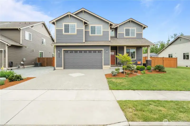 Move-in ready 5-bedroom home for sale in Stanwood WA with 2-car garage and central A/C Move-in ready 5-bedroom home for sale in Stanwood WA with 2-car garage and central A/C