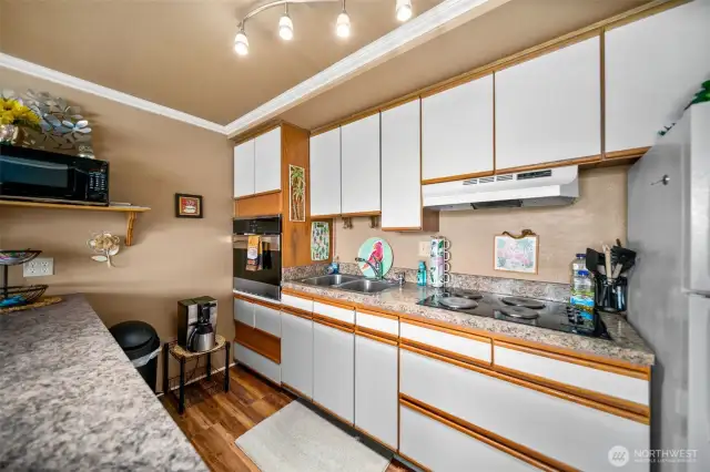 Open Concept, Bright, Upgrades