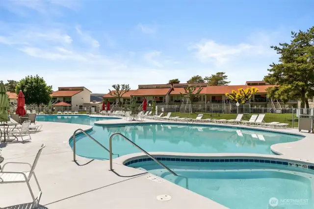 Pool, Jacuzzi, Secure Fenced/Gated Complex