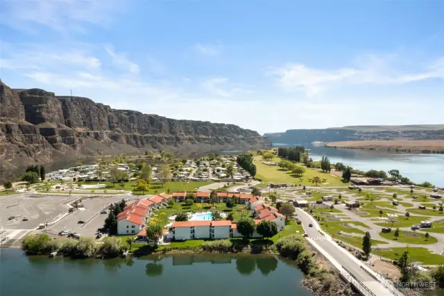 Large Channel on the Columbia River for All Seasons Recreation