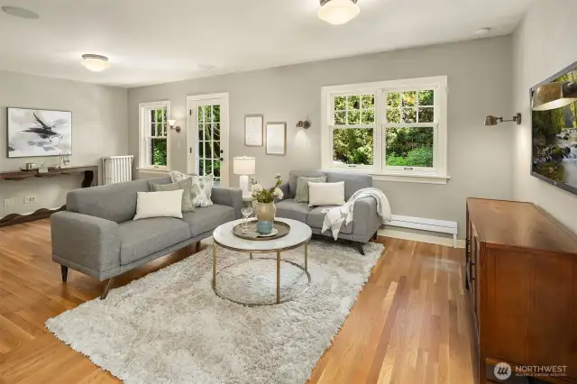 Entertaining area off of kitchen with door to east patio.