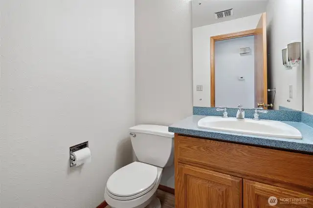 Half bathroom on the entry level