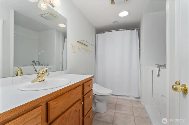 2nd ensuite bath
