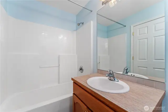 1/2 bath in hallway