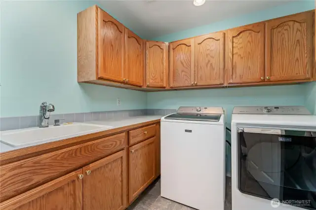 large utility room with sink