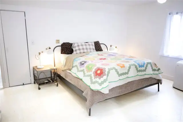 Primary Bedroom with Walk in Closet.