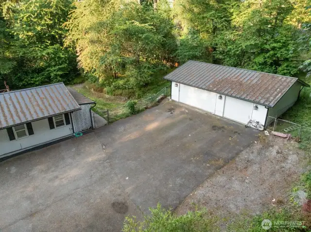 Detached 3 car garage.