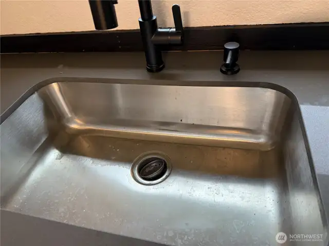 New stainless sink