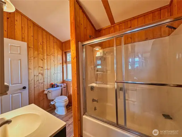 Full Bath off Primary Bedroom