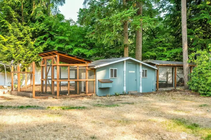 There's even a chicken coop in back! (It's currently vacant).