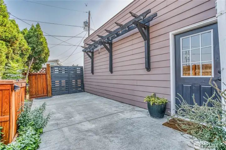 Side patio