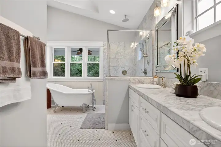 Spa like 5-piece primary bathroom