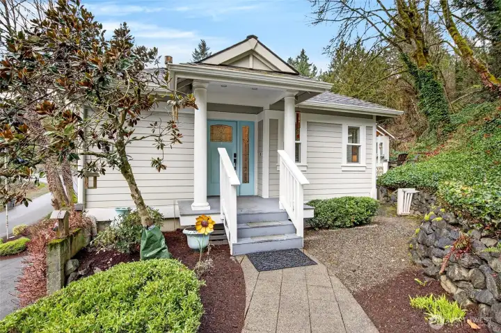 Guest cottage (DADU) main entrance