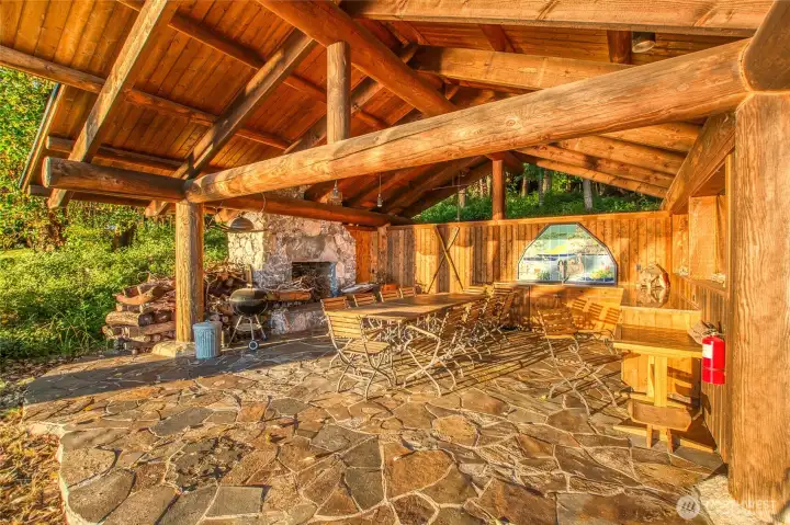 Incredible outdoor dining and entertaining area!