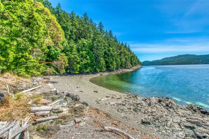 Massive second private beach