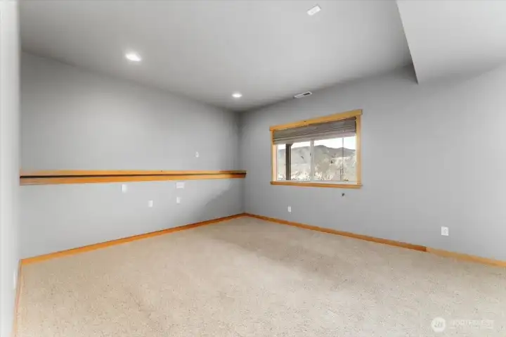 Lower floor bonus room