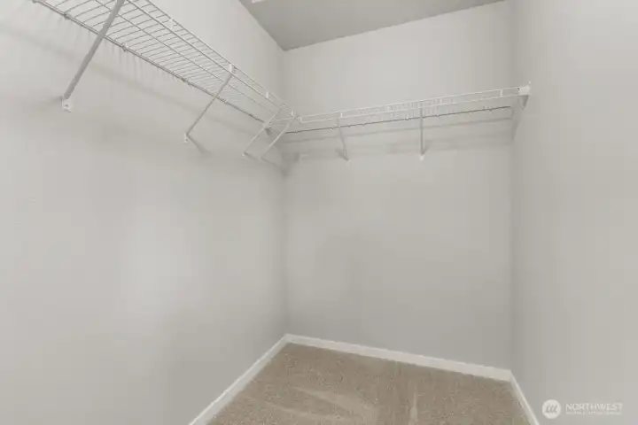 Photographs are for illustrative purposes only. Features, finishes, interior/exterior colors, landscaping and floorplan shown may vary from actual homes built