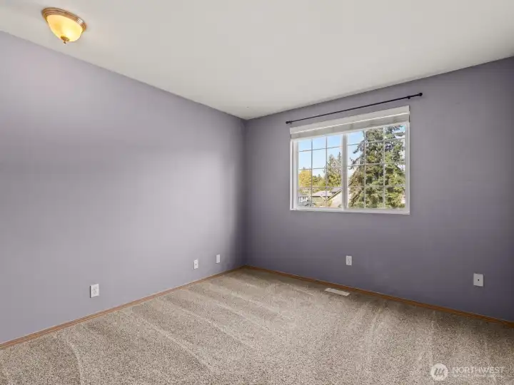 Great sized bedroom.