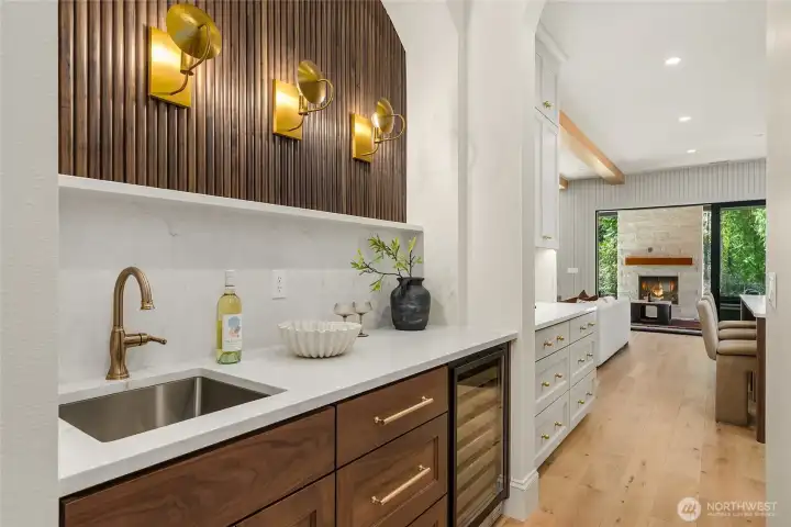 Butler Pantry Open to the covered patio